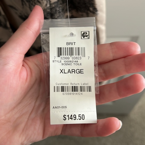 INC XL - Picture 3 of 4